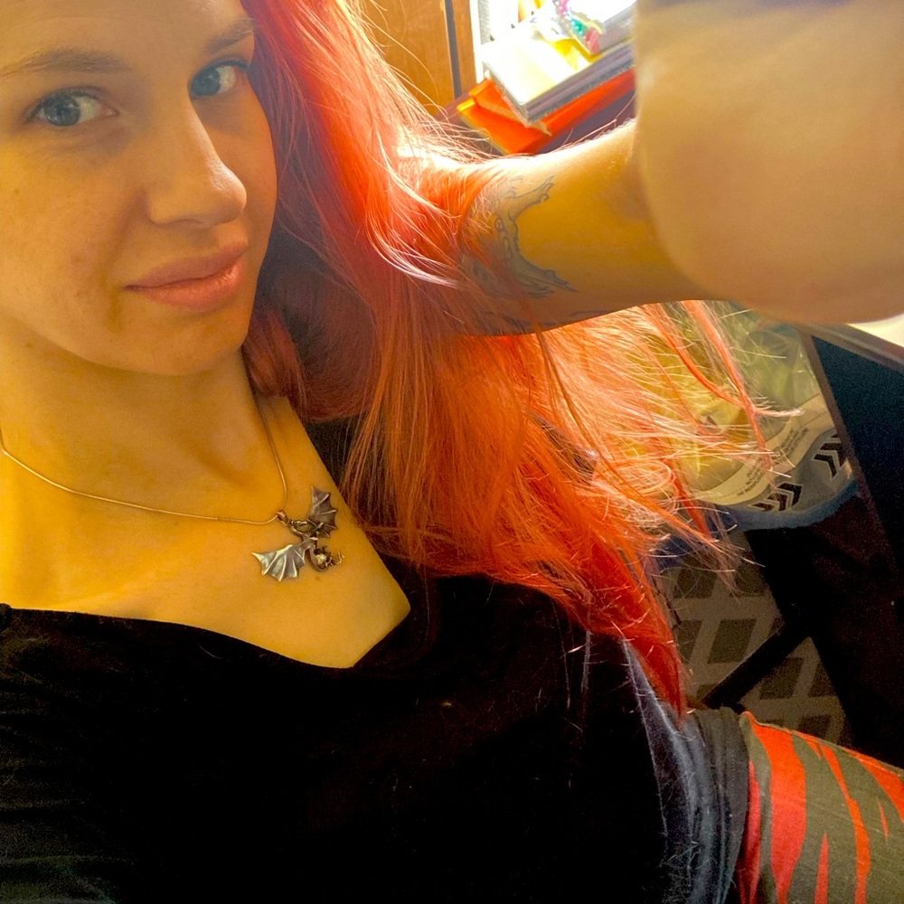 Meet your Posher, Khrys